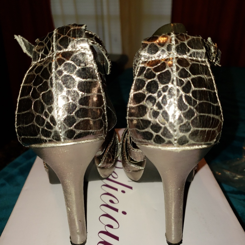 Delicious Shoes - Picture 3 of 5
